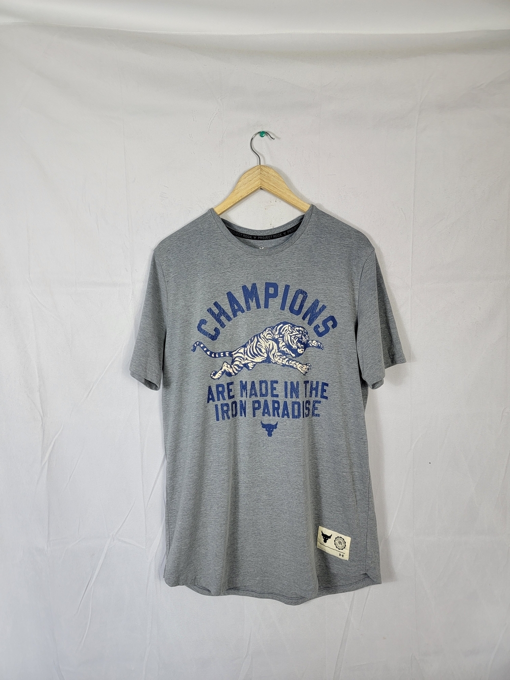 Men's Medium Gray Under Armour Tshirt